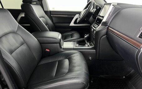 Toyota Land Cruiser 200, 2016 год, 6 099 000 рублей, 12 фотография