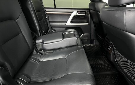 Toyota Land Cruiser 200, 2016 год, 6 099 000 рублей, 11 фотография