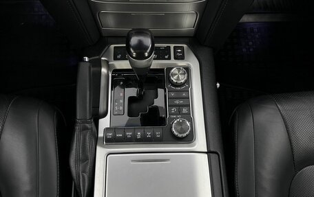 Toyota Land Cruiser 200, 2016 год, 6 099 000 рублей, 16 фотография