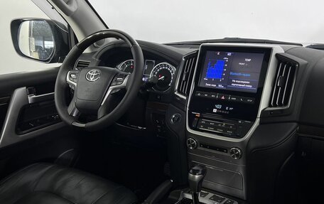 Toyota Land Cruiser 200, 2016 год, 6 099 000 рублей, 13 фотография