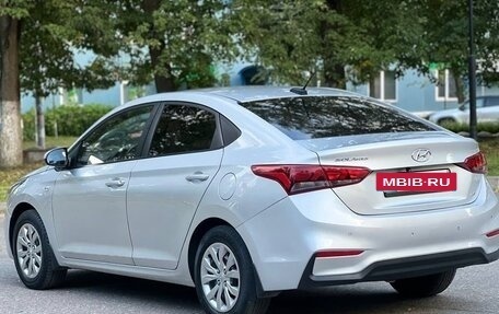 Hyundai Solaris II рестайлинг, 2018 год, 949 000 рублей, 6 фотография