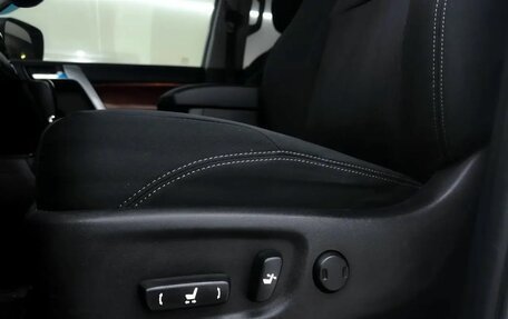 Toyota Land Cruiser Prado 150 рестайлинг 2, 2016 год, 4 450 000 рублей, 10 фотография