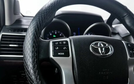 Toyota Land Cruiser Prado 150 рестайлинг 2, 2016 год, 4 450 000 рублей, 13 фотография