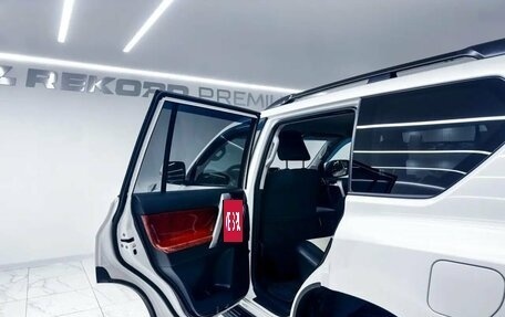 Toyota Land Cruiser Prado 150 рестайлинг 2, 2016 год, 4 450 000 рублей, 20 фотография