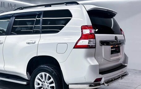 Toyota Land Cruiser Prado 150 рестайлинг 2, 2016 год, 4 450 000 рублей, 25 фотография