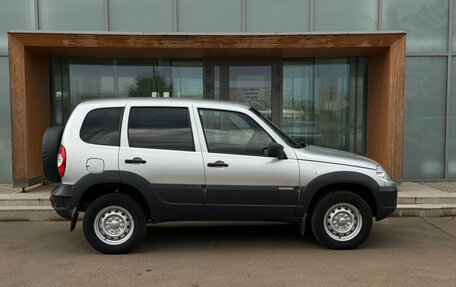 Chevrolet Niva I рестайлинг, 2017 год, 750 000 рублей, 4 фотография