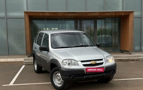 Chevrolet Niva I рестайлинг, 2017 год, 750 000 рублей, 3 фотография