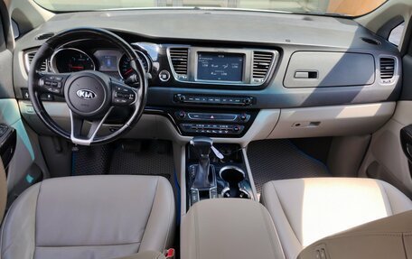 KIA Carnival III, 2018 год, 2 700 000 рублей, 9 фотография