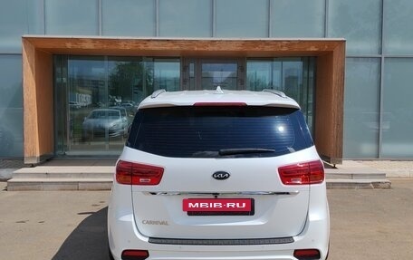 KIA Carnival III, 2018 год, 2 700 000 рублей, 6 фотография