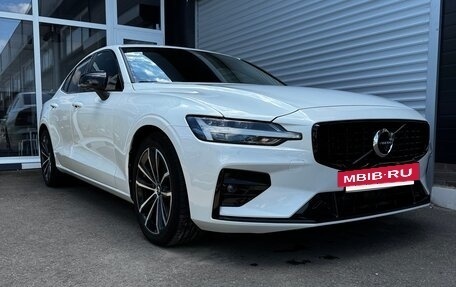 Volvo S60 III, 2022 год, 3 170 000 рублей, 2 фотография