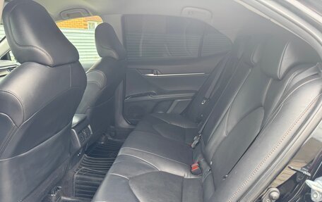 Toyota Camry, 2018 год, 2 550 000 рублей, 4 фотография