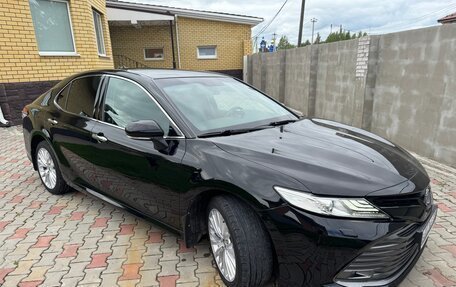Toyota Camry, 2018 год, 2 550 000 рублей, 2 фотография
