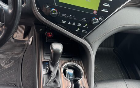 Toyota Camry, 2018 год, 2 550 000 рублей, 9 фотография