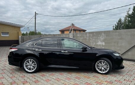 Toyota Camry, 2018 год, 2 550 000 рублей, 17 фотография