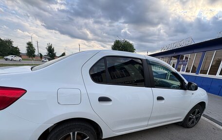 Renault Logan II, 2015 год, 700 000 рублей, 3 фотография
