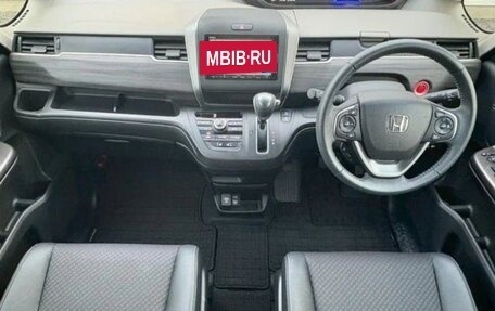 Honda Freed II, 2023 год, 1 430 000 рублей, 8 фотография