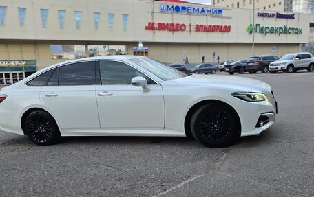 Toyota Crown, 2019 год, 3 330 000 рублей, 2 фотография