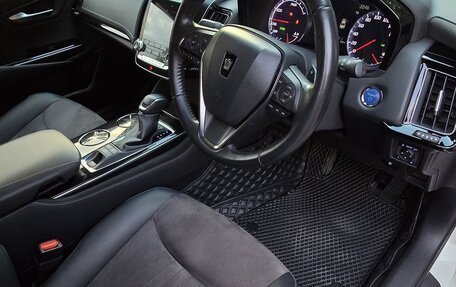 Toyota Crown, 2019 год, 3 330 000 рублей, 8 фотография