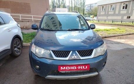 Mitsubishi Outlander III рестайлинг 3, 2008 год, 850 000 рублей, 2 фотография