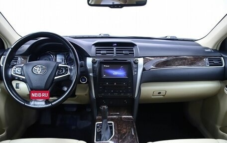 Toyota Camry, 2015 год, 1 820 000 рублей, 14 фотография
