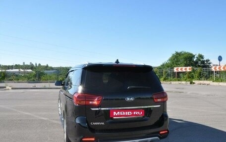 KIA Carnival III, 2018 год, 3 100 000 рублей, 3 фотография