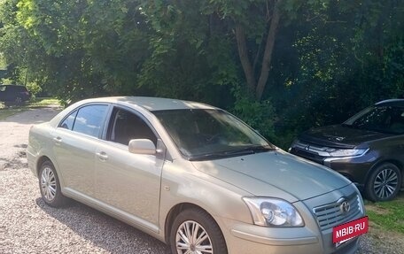 Toyota Avensis III рестайлинг, 2004 год, 600 000 рублей, 3 фотография