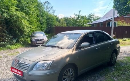 Toyota Avensis III рестайлинг, 2004 год, 600 000 рублей, 5 фотография