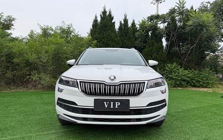 Skoda Karoq I, 2022 год, 2 050 000 рублей, 2 фотография