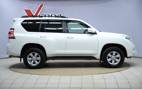 Toyota Land Cruiser Prado 150 рестайлинг 2, 2015 год, 3 320 000 рублей, 4 фотография