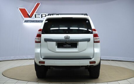 Toyota Land Cruiser Prado 150 рестайлинг 2, 2015 год, 3 320 000 рублей, 6 фотография