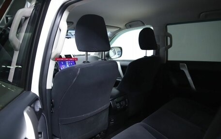 Toyota Land Cruiser Prado 150 рестайлинг 2, 2015 год, 3 320 000 рублей, 11 фотография