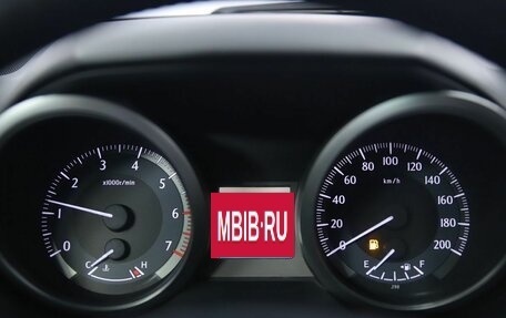 Toyota Land Cruiser Prado 150 рестайлинг 2, 2015 год, 3 320 000 рублей, 16 фотография