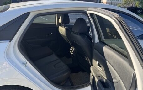 Hyundai Elantra, 2023 год, 1 720 000 рублей, 12 фотография