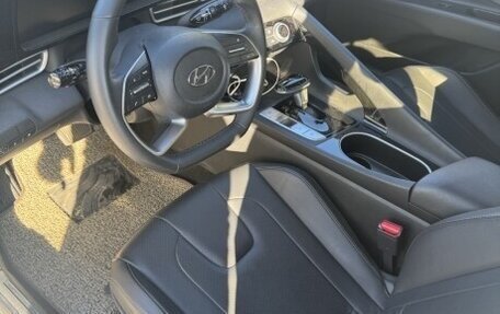 Hyundai Elantra, 2023 год, 1 720 000 рублей, 17 фотография