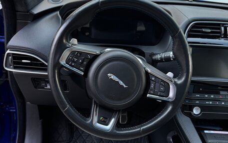 Jaguar F-Pace, 2017 год, 3 000 000 рублей, 18 фотография