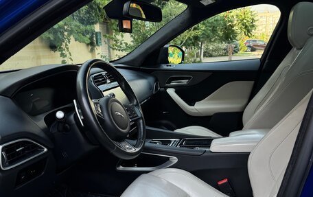 Jaguar F-Pace, 2017 год, 3 000 000 рублей, 19 фотография