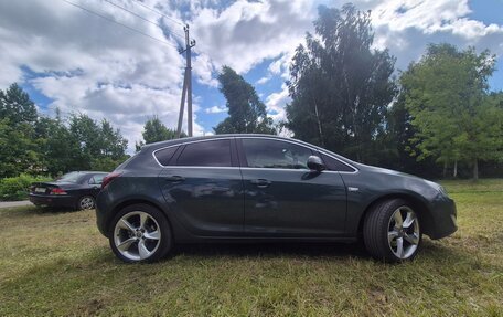 Opel Astra J, 2010 год, 680 000 рублей, 2 фотография