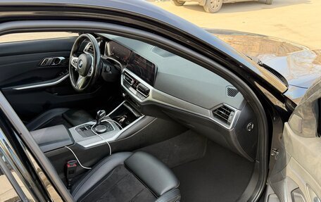 BMW 3 серия, 2019 год, 2 400 000 рублей, 13 фотография