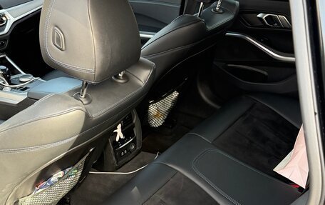 BMW 3 серия, 2019 год, 2 400 000 рублей, 11 фотография