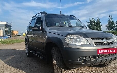 Chevrolet Niva I рестайлинг, 2015 год, 420 000 рублей, 3 фотография
