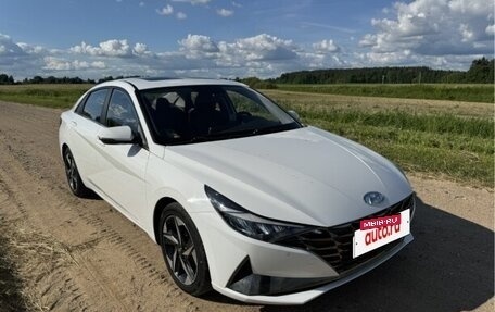 Hyundai Elantra, 2023 год, 1 700 000 рублей, 3 фотография