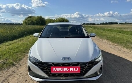 Hyundai Elantra, 2023 год, 1 700 000 рублей, 2 фотография