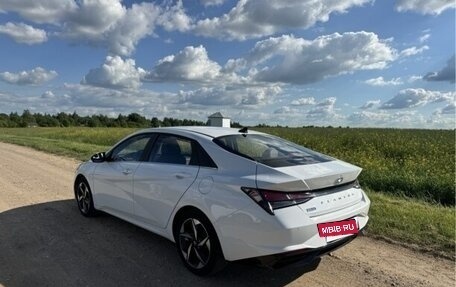 Hyundai Elantra, 2023 год, 1 700 000 рублей, 4 фотография