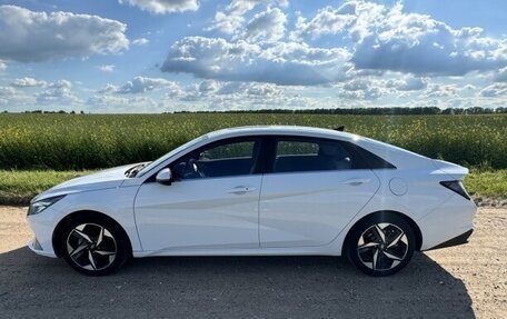 Hyundai Elantra, 2023 год, 1 700 000 рублей, 5 фотография
