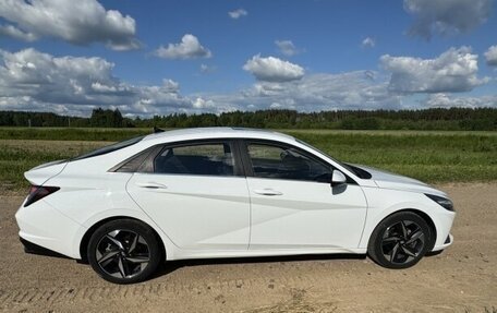 Hyundai Elantra, 2023 год, 1 700 000 рублей, 8 фотография