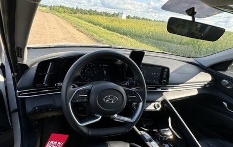 Hyundai Elantra, 2023 год, 1 700 000 рублей, 13 фотография