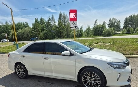 Toyota Camry, 2017 год, 2 350 000 рублей, 2 фотография
