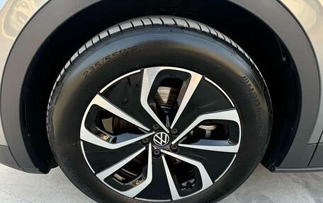 Volkswagen ID.4, 2024 год, 3 008 000 рублей, 12 фотография