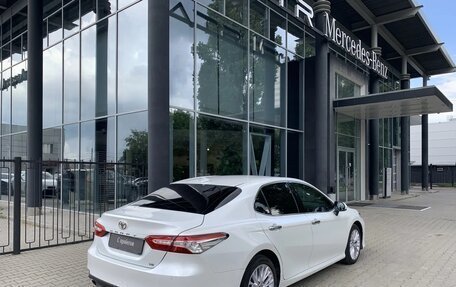 Toyota Camry, 2019 год, 2 890 000 рублей, 2 фотография