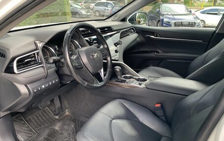 Toyota Camry, 2019 год, 2 890 000 рублей, 15 фотография